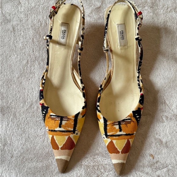 RARE VINTAGE COQUETTE PRADA SLING BACK KITTEN HEELS. - Picture 4 of 9